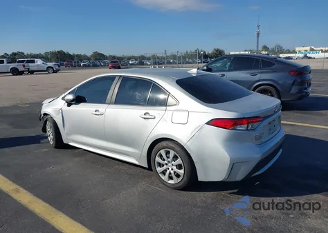 2021 Toyota Corolla Le z USA, uszkodzony, nr VIN 5YFEPMAEXMP152673